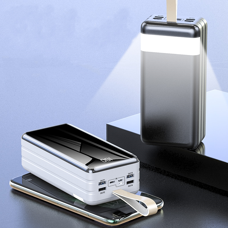 Prix ​​de gros 100000 Mah Power Banks Quatre ports de sortie USB Super grande capacité 100000 Mah Power Bank